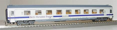 Passenger car 2nd class of Berlin-Warsaw Express<br /><a href='images/pictures/TT_Model/7670.jpg' target='_blank'>Full size image</a>
